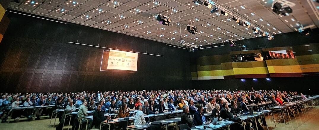 Mehr als 600 Landwirtinnen, Landwirte und zahlreiche Gste aus Wirtschaft, Wissenschaft und Politik diskutieren ber die Herausforderungen und Chancen in der Agrarbranche.